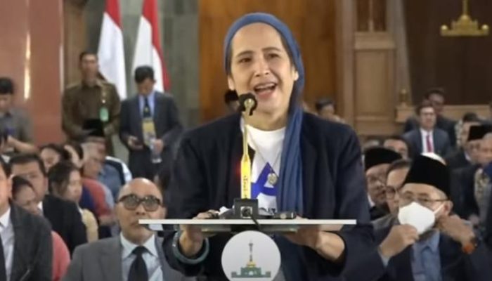 Monique: Jurnalis, Aktivis atau “Mata Mata” Israel(?)