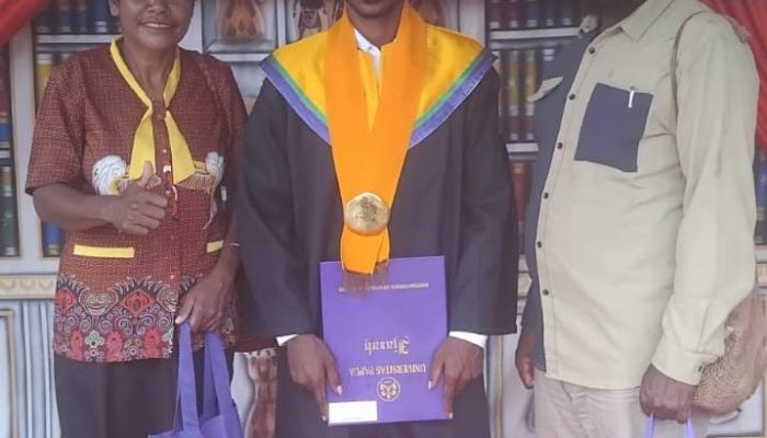 Udir Menempuh Jarak 20 KM Setiap Hari untuk Kuliah