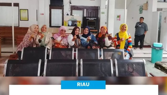 Massa Anti-Korupsi Dukung KPK di Sidang Gubernur Riau, Abdul Wahid