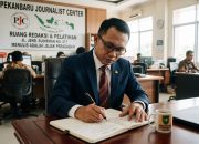 Senyapnya Pena di Era Android: Merawat Kecerdasan dan Fitrah Manusia Lewat Menulis Tangan