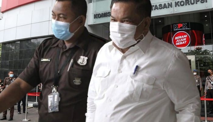 KPK Cecar Plt. Gubernur Riau SF Haryanto Soal Asal-usul Dollar Singapura di Rumah Dinas