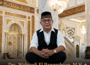 Paradoks Pengejaran: Saat Dunia Mengejar Hamba yang Bersujud