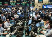 Gaji Pas-pasan Bisa Kaya? Ini 5 Tips Investasi ala Warren Buffett