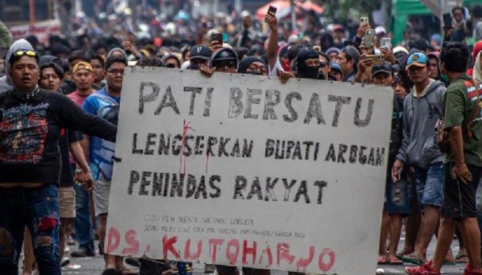 Massa Pati Kepung DPR RI: Tuntut Hukuman Mati Koruptor dan Pengesahan RUU Perampasan Aset
