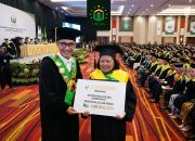 Inilah Manfaat Luar Biasa bagi yang Kuliah Lagi di Usia  60 Tahun….