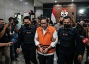 Menguliti Topeng Koruptor Berijazah Megah: Taktik Jurnalisme Investigasi Membedah Cacat Karakter