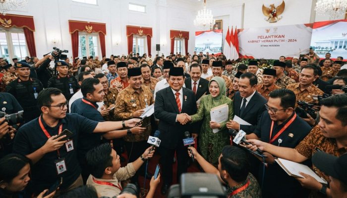Guncangan Reshuffle Kabinet 1 Oktober: Rupiah Terjungkal Dekati Rp18.000 per Dolar AS