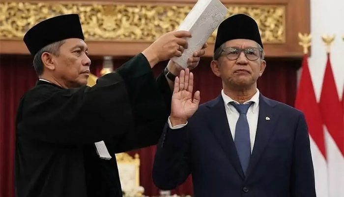 Pelantikan Rocky Gerung di Wantimpres Picu Amarah Publik, Disebut “Penjilat” Istana