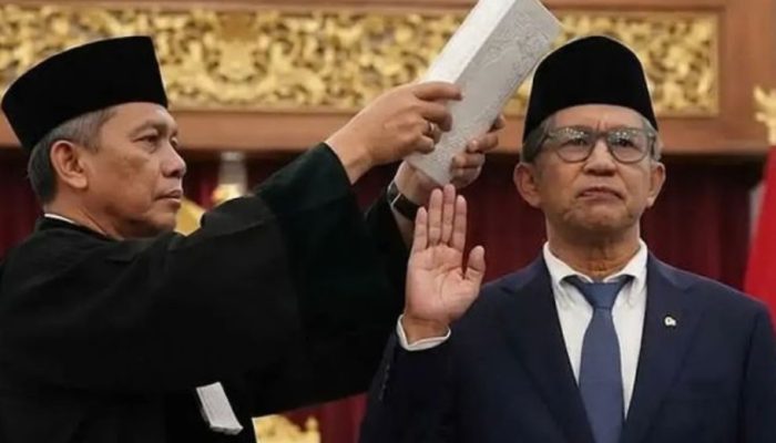 Usai Minta  Gibran Mundur dari Wapres,  Wantimpres Rocky Gerung ‘Ditegur’ Kepala Bakom