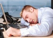 Hati – Hati: Kelebihan Kerja bisa Membuat Anda Stroke